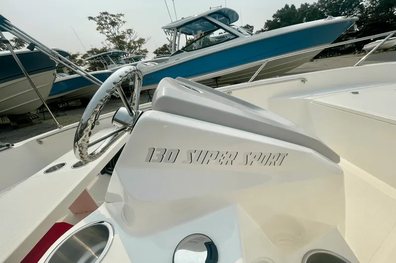 Slide: The Image of Boston Whaler 130 Super Sport 2026 - 9