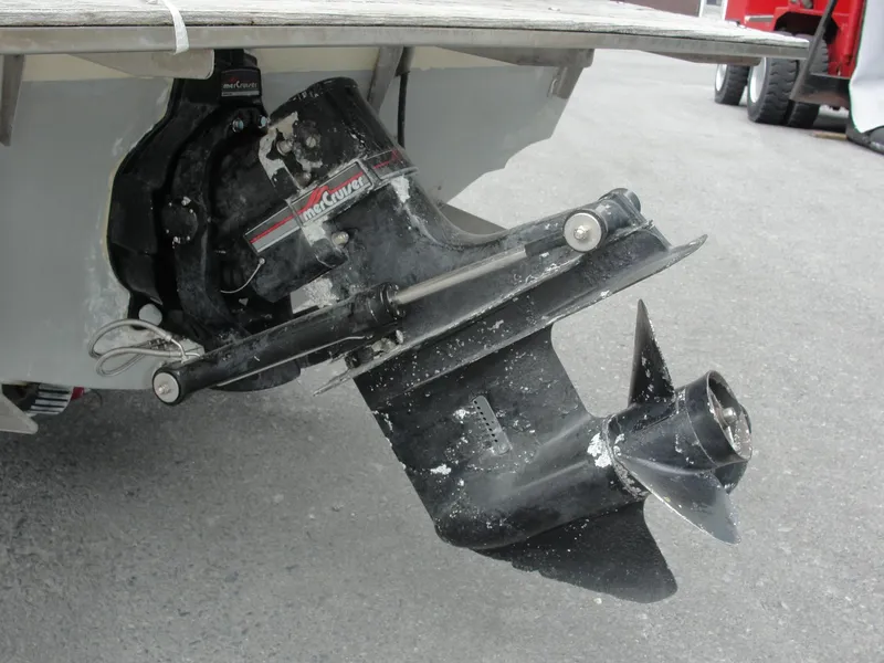 Slide: The Image of 1987 Cobalt Condesa boat outboard motor in used condition. - 3
