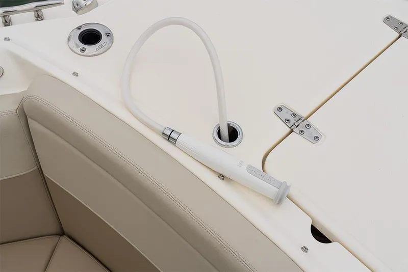 Slide: The Image of Boston Whaler 240 Vantage 2023 - 87