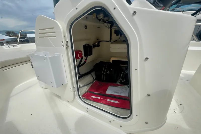 Slide: The Image of Boston Whaler 170 Montauk 2026 - 10