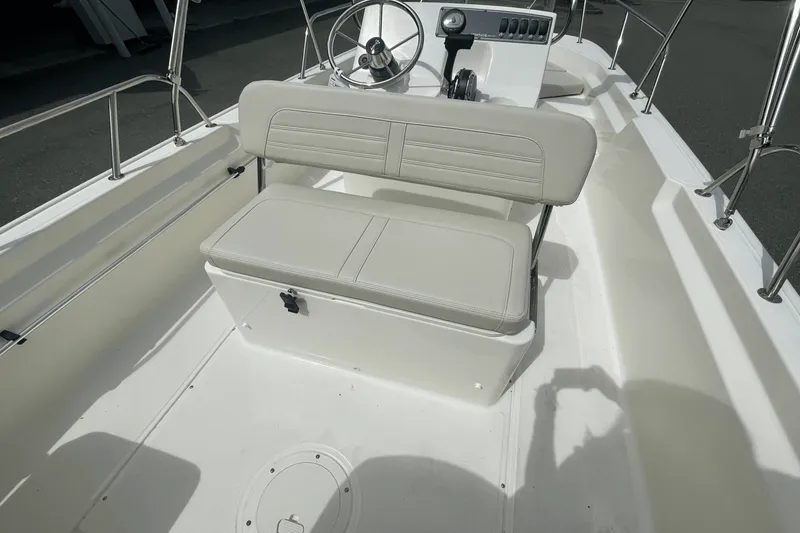 Slide: The Image of Boston Whaler 170 Montauk 2026 - 4