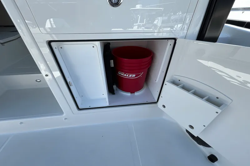 Slide: The Image of Boston Whaler 365 Conquest 2025 - 17