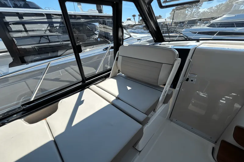 Slide: The Image of Boston Whaler 365 Conquest 2025 - 20