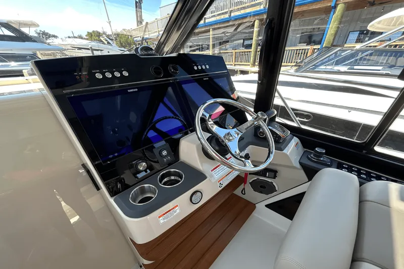 Slide: The Image of Boston Whaler 365 Conquest 2025 - 30