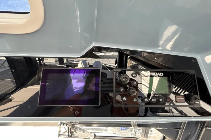 Slide: The Image of Boston Whaler 365 Conquest 2025 - 36