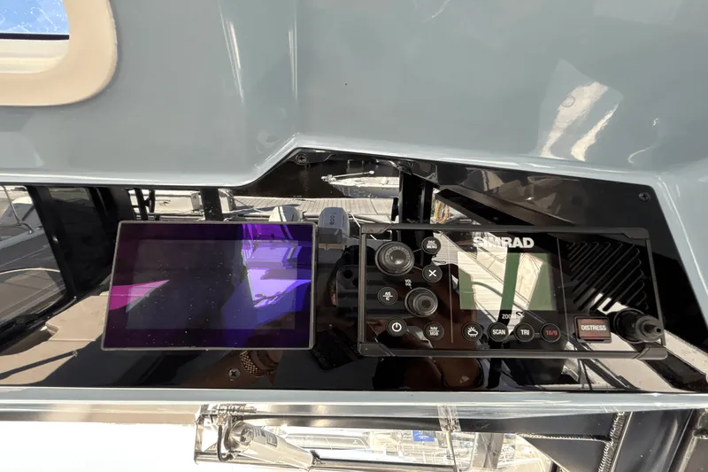 Slide: The Image of Boston Whaler 365 Conquest 2025 - 37