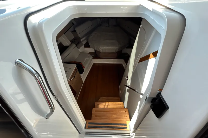 Slide: The Image of Boston Whaler 365 Conquest 2025 - 41