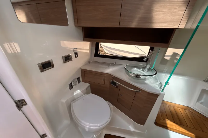 Slide: The Image of Boston Whaler 365 Conquest 2025 - 46