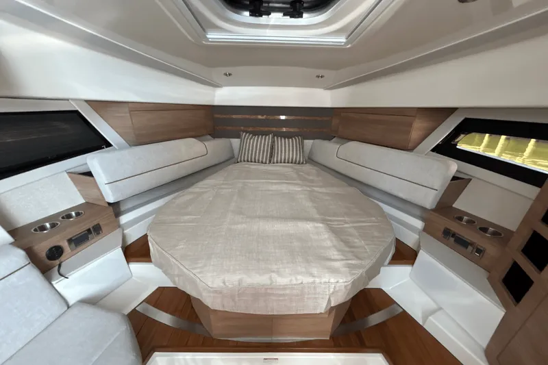 Slide: The Image of Boston Whaler 365 Conquest 2025 - 47