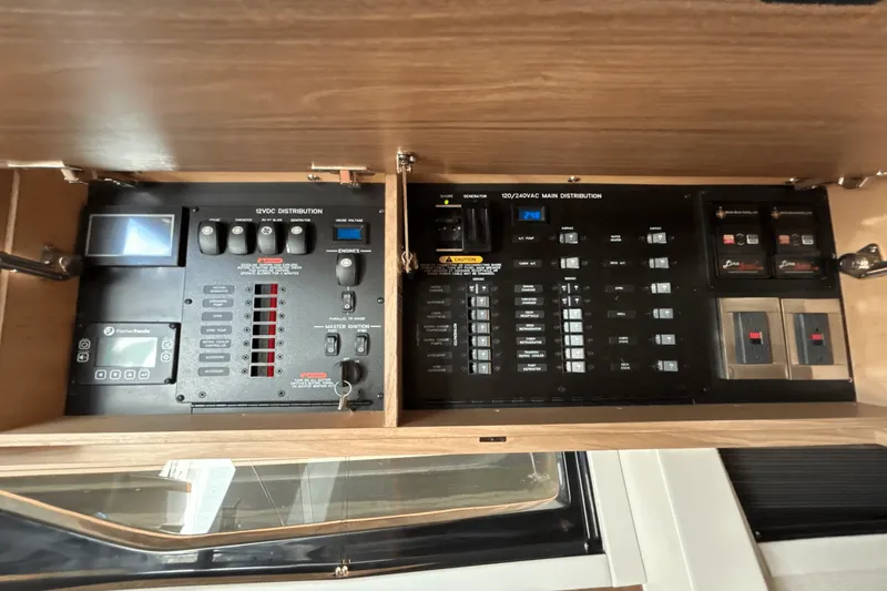 Slide: The Image of Boston Whaler 365 Conquest 2025 - 57