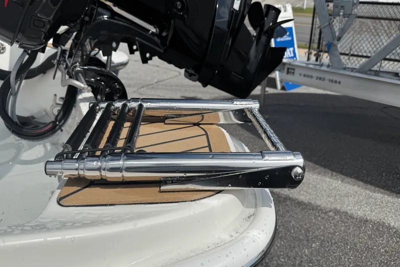 Slide: The Image of Boston Whaler 130 Super Sport 2026 - 10