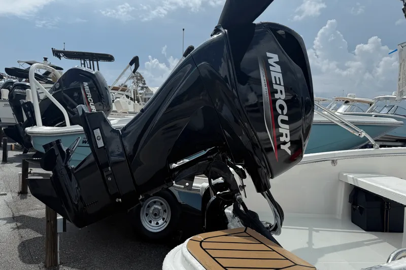 Slide: The Image of Boston Whaler 130 Super Sport 2026 - 13
