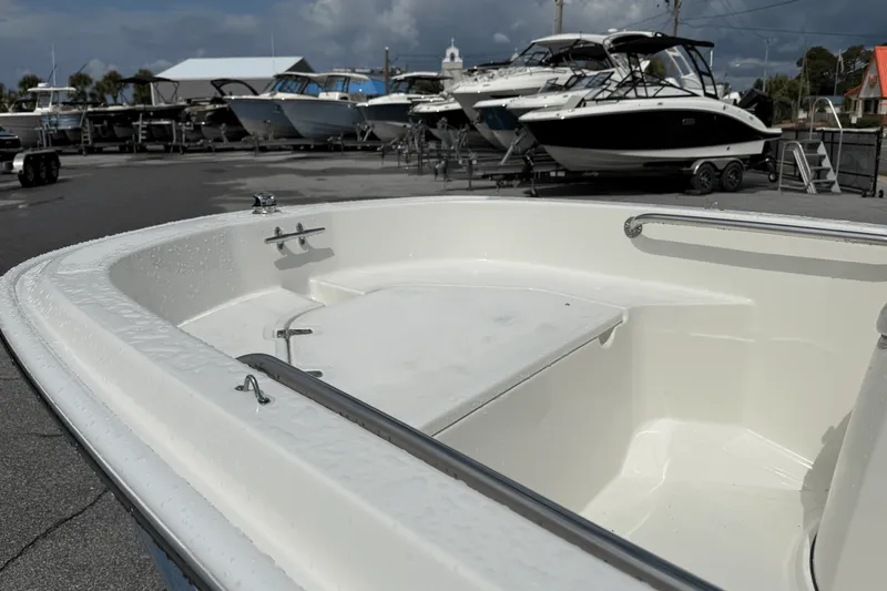 Slide: The Image of Boston Whaler 130 Super Sport 2026 - 6
