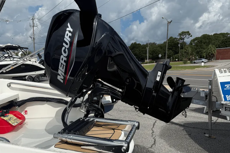 Slide: The Image of Boston Whaler 130 Super Sport 2026 - 9