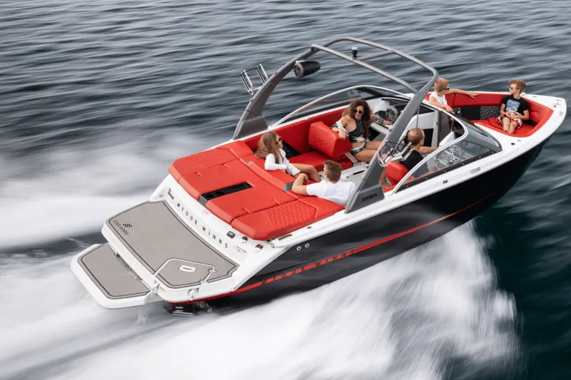 Slide: The Image of Four Winns H2 - FREEDOM 2026 - 1