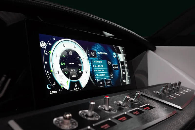 Slide: The Image of Four Winns H2 - FREEDOM 2026 - 10