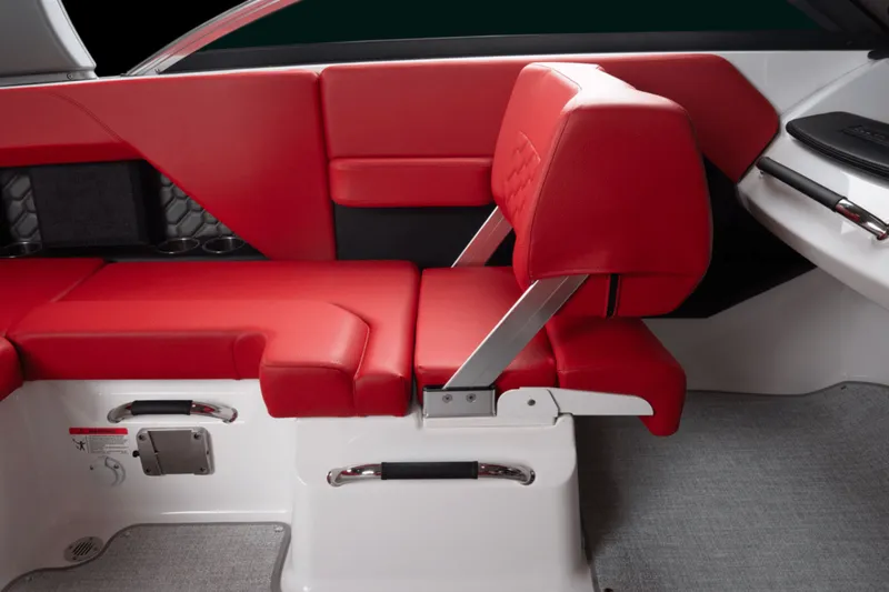 Slide: The Image of Four Winns H2 - FREEDOM 2026 - 12