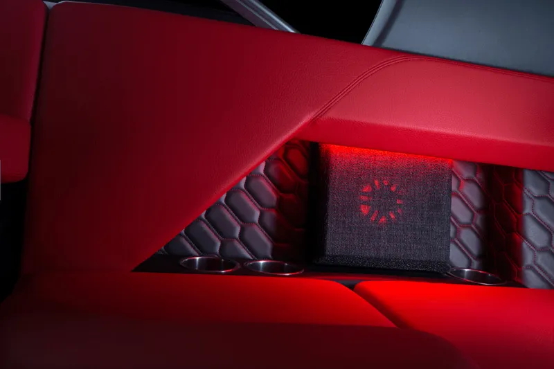 Slide: The Image of Four Winns H2 - FREEDOM 2026 - 13