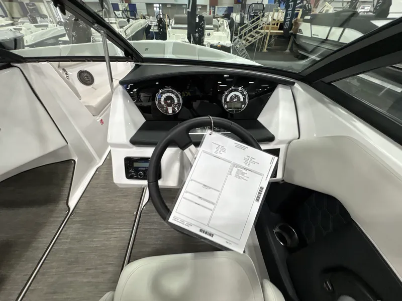 Slide: The Image of Four Winns H2 - FREEDOM 2026 - 25