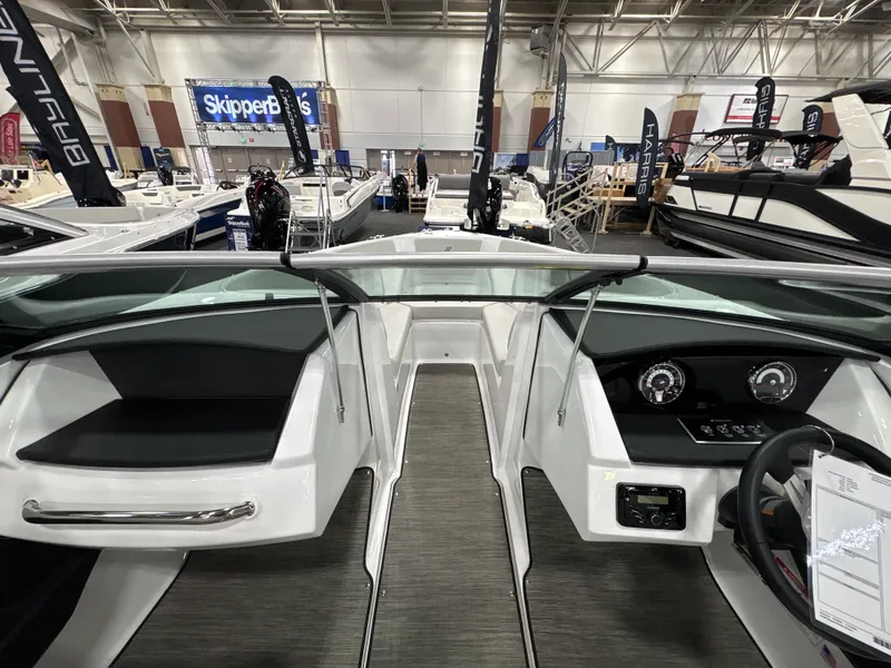 Slide: The Image of Four Winns H2 - FREEDOM 2026 - 29