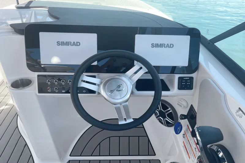 Slide: The Image of Sea Ray SDX 230 Outboard 2026 - 19