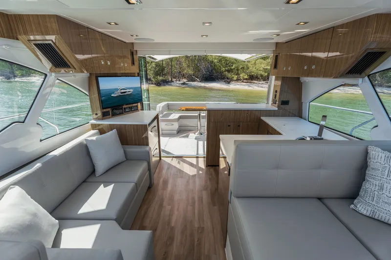 Slide: The Image of Cruisers 50 Cantius 2026 - 95