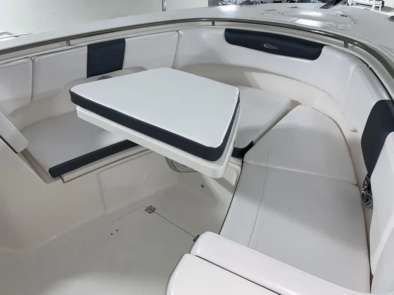 Slide: The Image of Robalo R302 2024 - 17