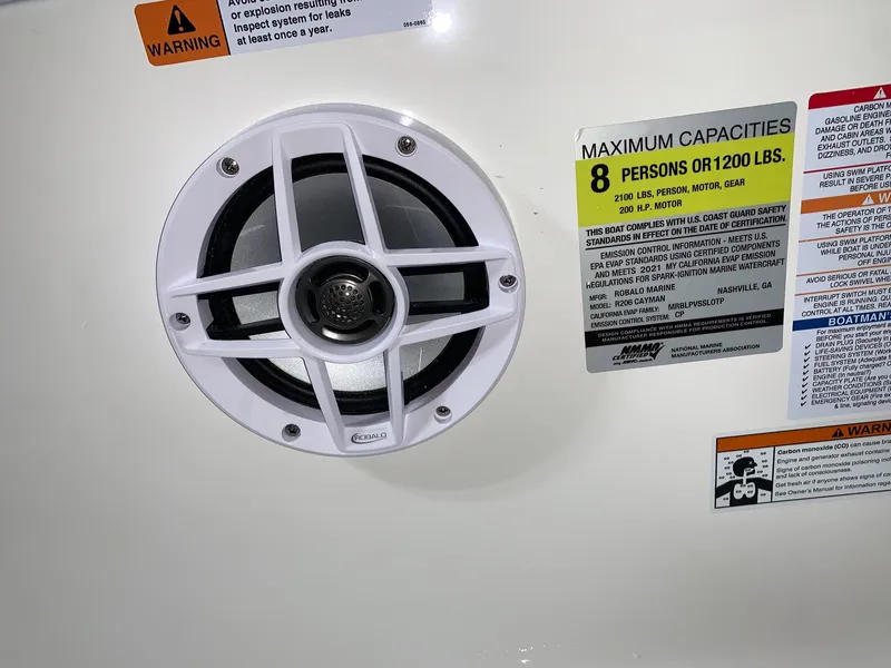 Slide: The Image of Robalo 206 Cayman 2024 - 11