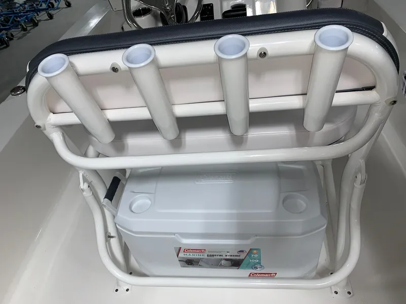 Slide: The Image of Robalo 206 Cayman 2024 - 12