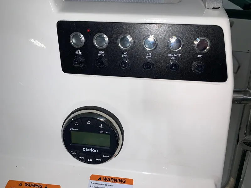 Slide: The Image of Robalo 206 Cayman 2024 - 14