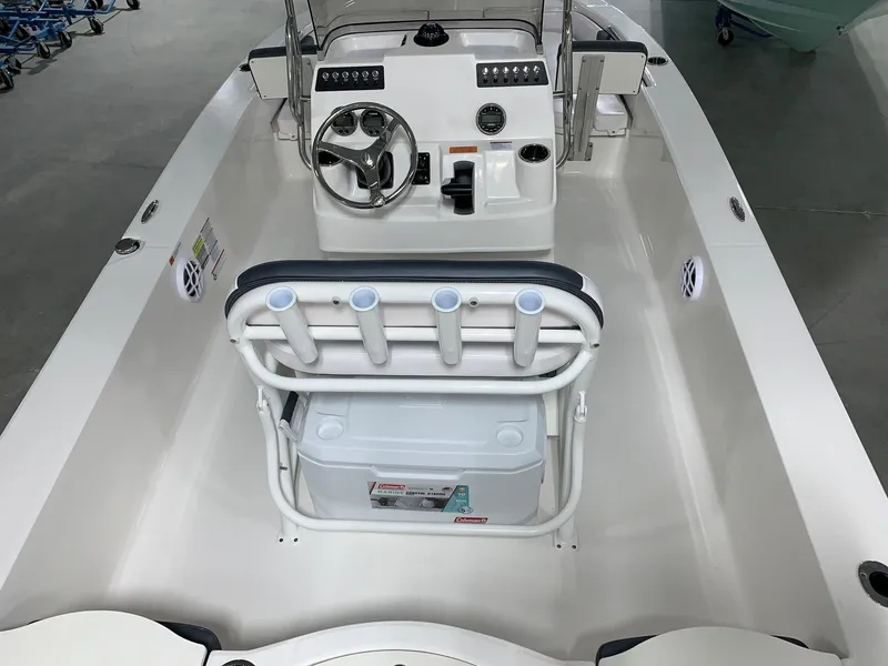 Slide: The Image of Robalo 206 Cayman 2024 - 5