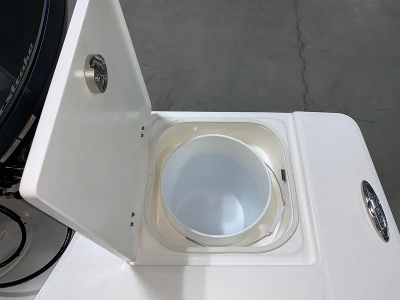 Slide: The Image of Robalo 206 Cayman 2024 - 7