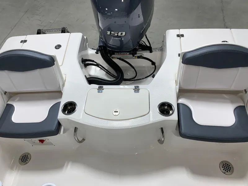 Slide: The Image of Robalo 206 Cayman 2024 - 10