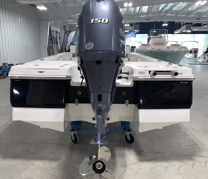 Slide: The Image of Robalo 206 Cayman 2024 - 2