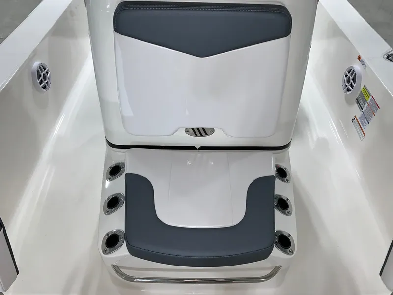 Slide: The Image of Robalo 206 Cayman 2024 - 20