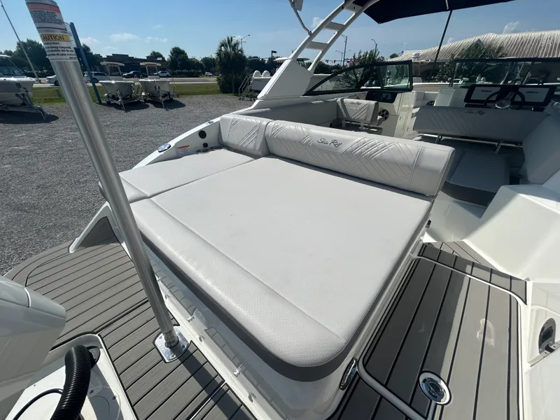 Slide: The Image of Sea Ray SDX 270 Outboard 2027 - 7