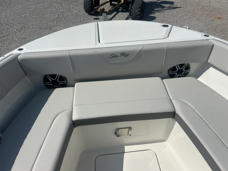 Slide: The Image of Sea Ray SDX 270 Outboard 2027 - 15