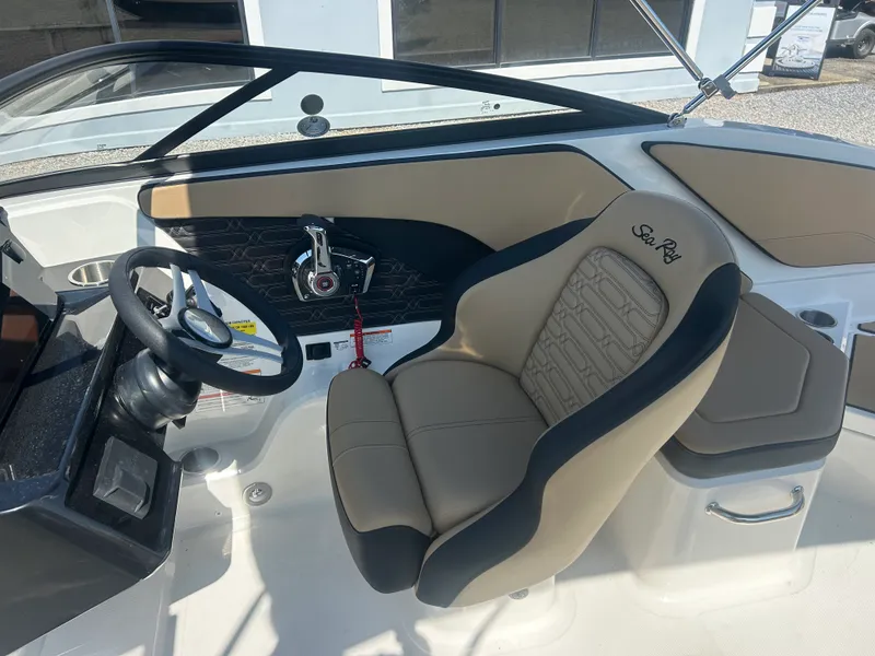 Slide: The Image of Sea Ray SPX 210 Outboard 2026 - 13