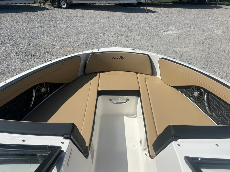 Slide: The Image of Sea Ray SPX 210 Outboard 2026 - 18