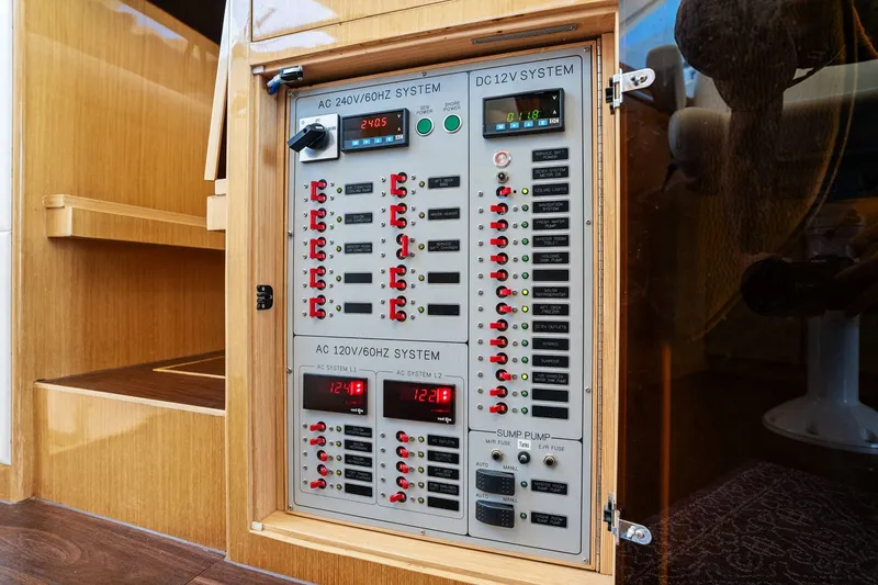 Slide: The Image of Mym/Mares 47 OUTBOARD EXPRESS CATAMARAN 2018 - 60