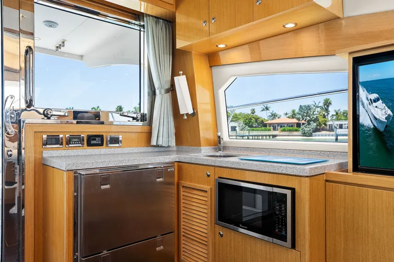Slide: The Image of Mym/Mares 47 OUTBOARD EXPRESS CATAMARAN 2018 - 29