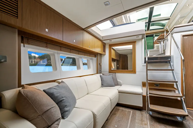 Slide: The Image of Sea Ray SUNDANCER 510 2017 - 32