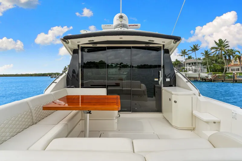 Slide: The Image of Sea Ray SUNDANCER 510 2017 - 45