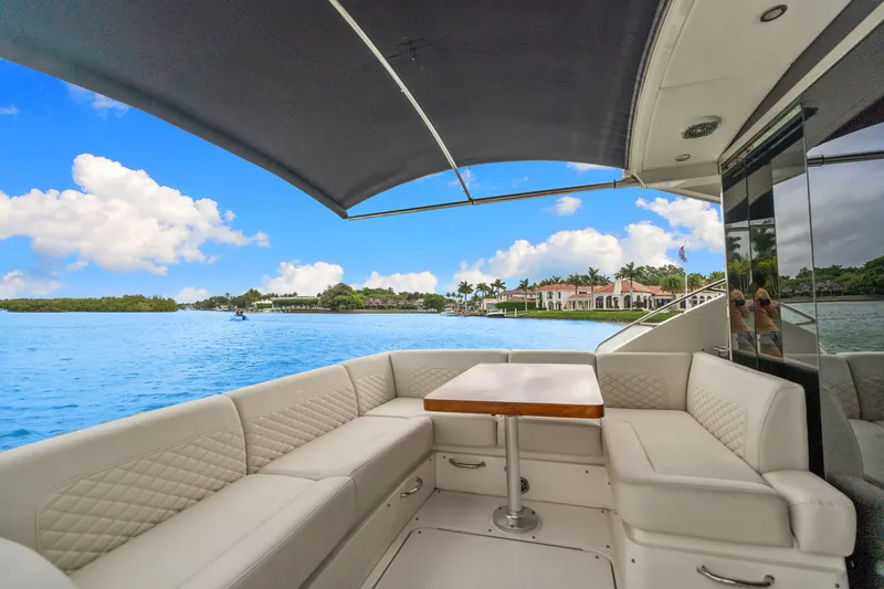 Slide: The Image of Sea Ray SUNDANCER 510 2017 - 48