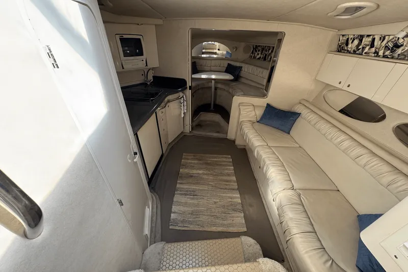 Slide: The Image of Sea Ray 330 EXPRESS CRUISER 1997 - 17