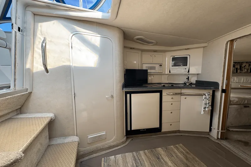 Slide: The Image of Sea Ray 330 EXPRESS CRUISER 1997 - 18