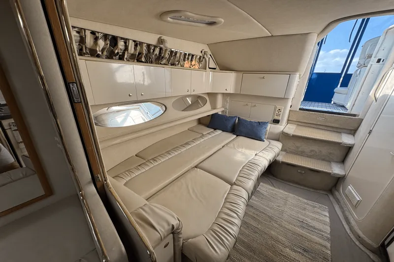 Slide: The Image of Sea Ray 330 EXPRESS CRUISER 1997 - 21