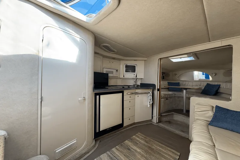 Slide: The Image of Sea Ray 330 EXPRESS CRUISER 1997 - 23
