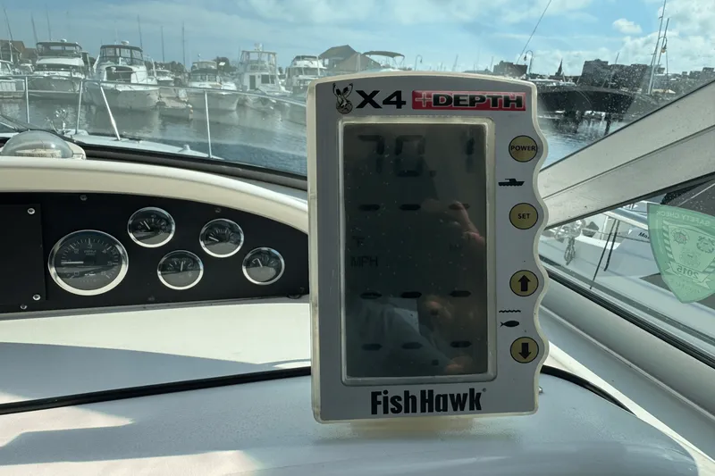 Slide: The Image of Sea Ray 330 EXPRESS CRUISER 1997 - 6