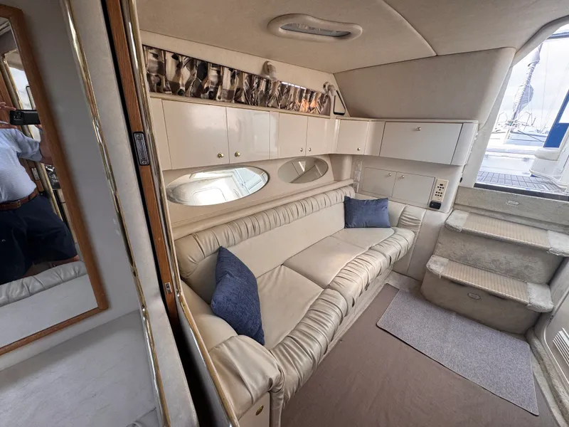 Slide: The Image of Sea Ray 330 EXPRESS CRUISER 1997 - 18